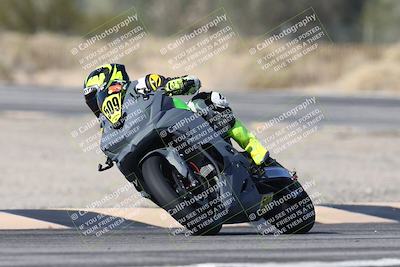 media/Dec-01-2025-Moto Forza (Mon) [[2daa91e15f]]/1-Advanced Group/Session 3 (Turn 3)/